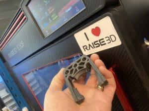 Raise3D E2CF 3D-tulostin kokemuksia