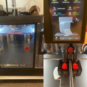 Raise3D Pro 3 3D-tulostin käytössä